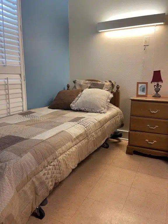 Fort Bend HealthCare Center patient room