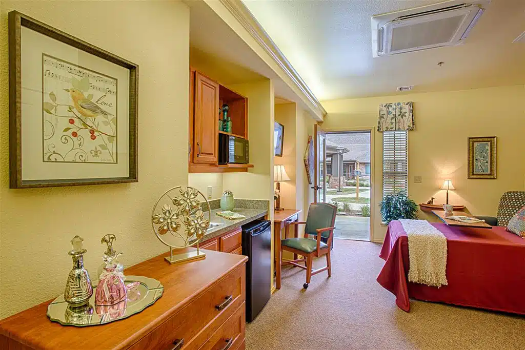 The Broadmoor at Creekside Park patient room