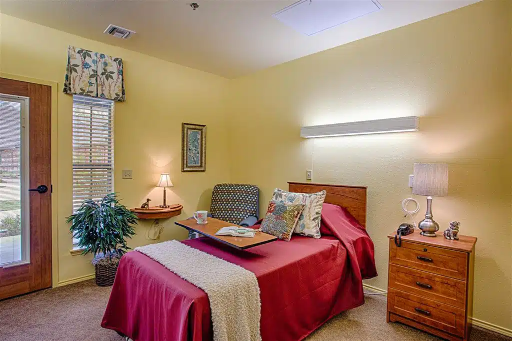 The Broadmoor at Creekside Park patient room