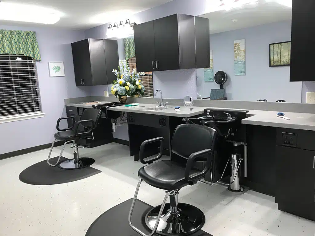 Oakwood Manor salon