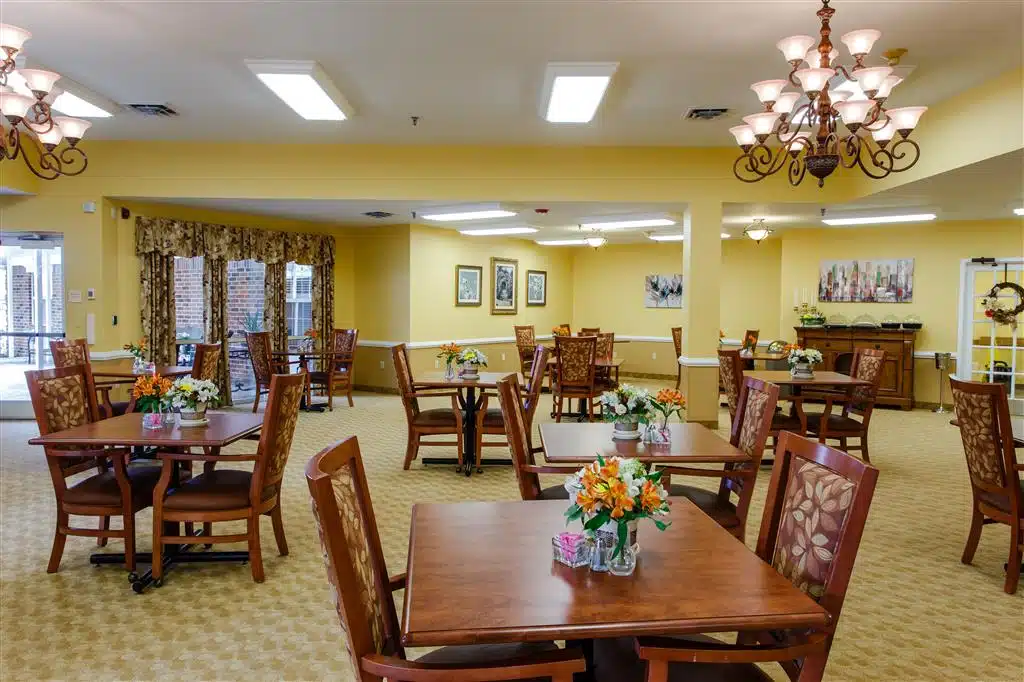 The Villa at Mountain View dining room