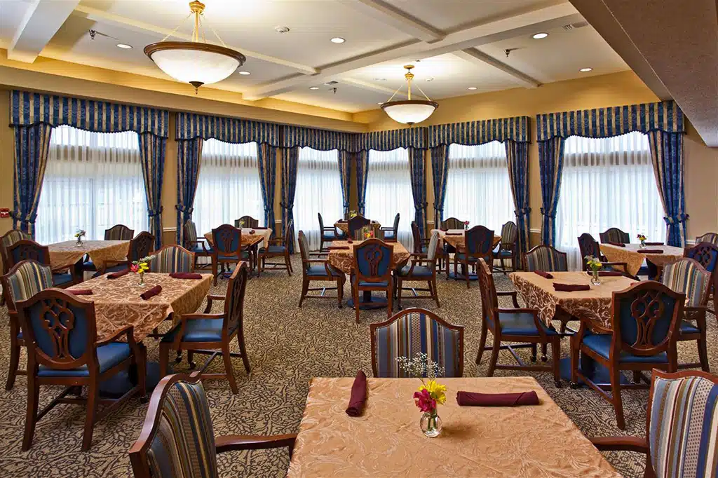 Windsor Gardens dining room